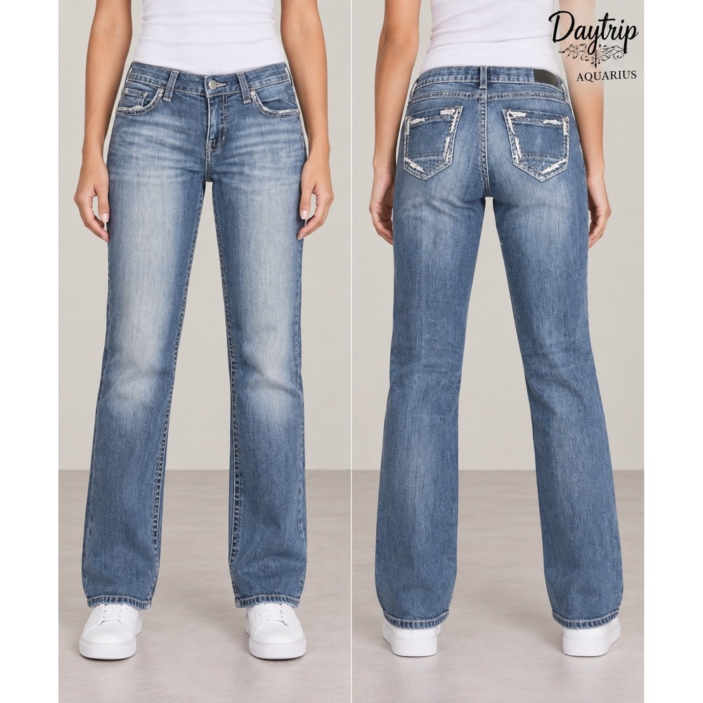 Buckle Daytrip Aquarius Straight Jeans 32x32 Low Rise Embellished Medium Wash